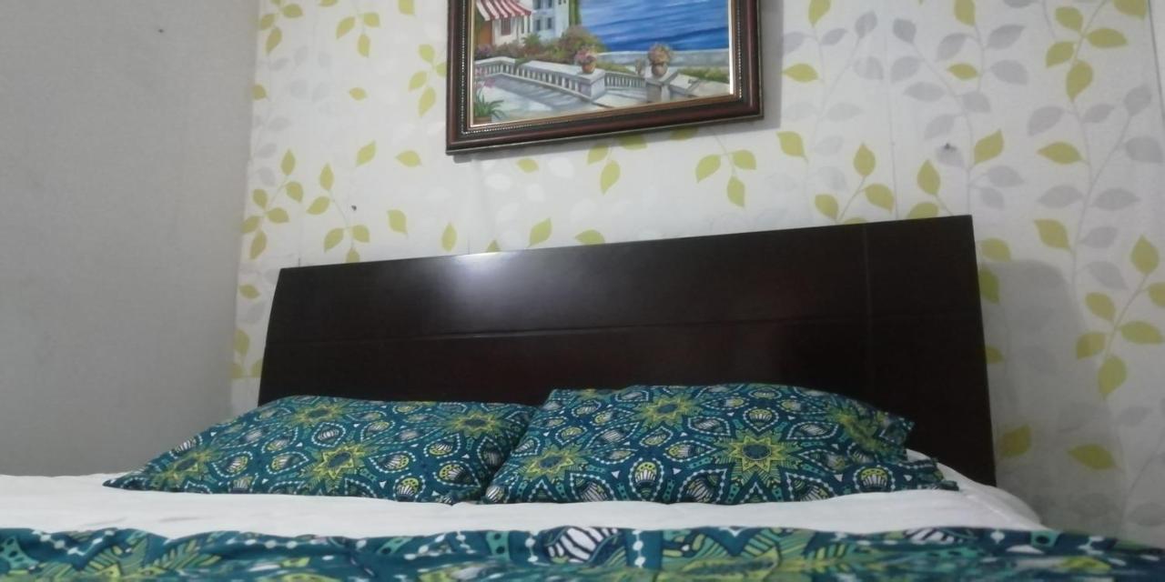 Отель Hostal Caminos De Суэска Экстерьер фото